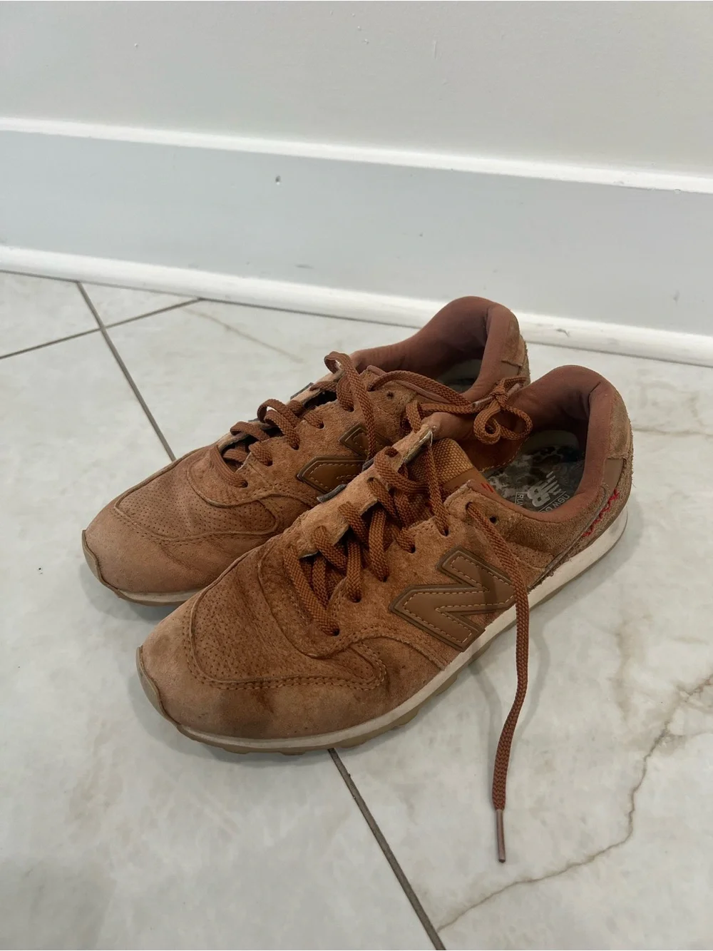 New Balance Rust 696 Folk Festival Sneakers Size 8 US